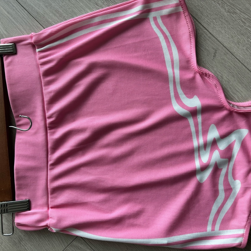 Pink asymmetrical skirt - Picture 3 of 4